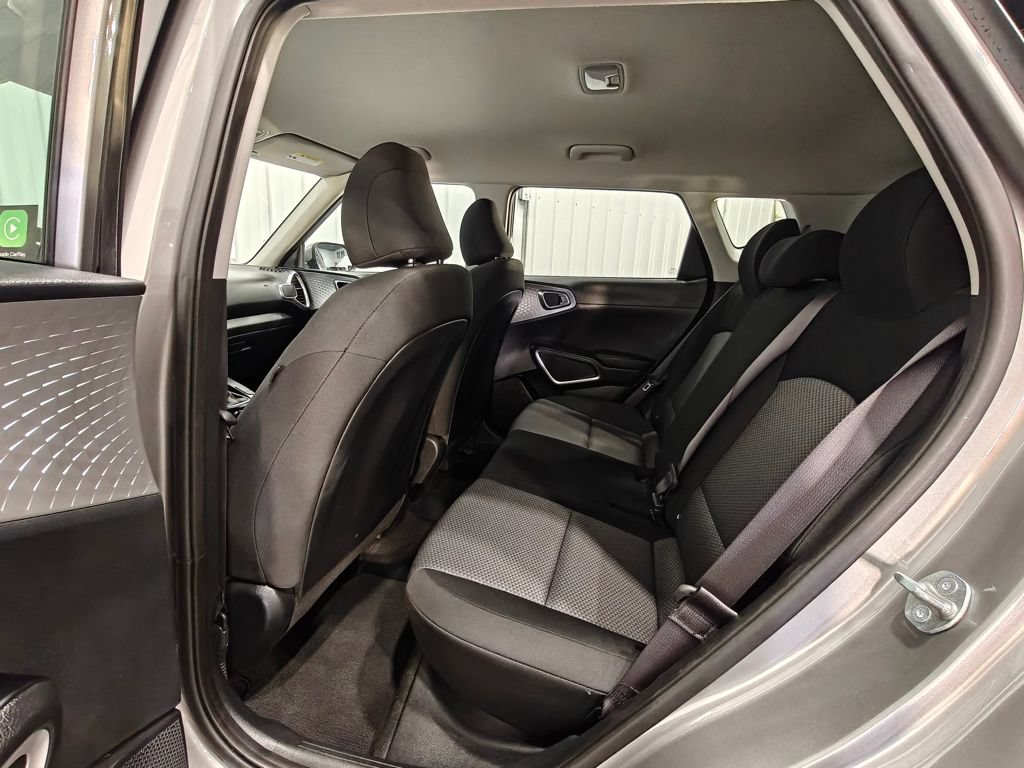 Used 2025 Kia Soul LX w/ LX Technology Package FWD image 21