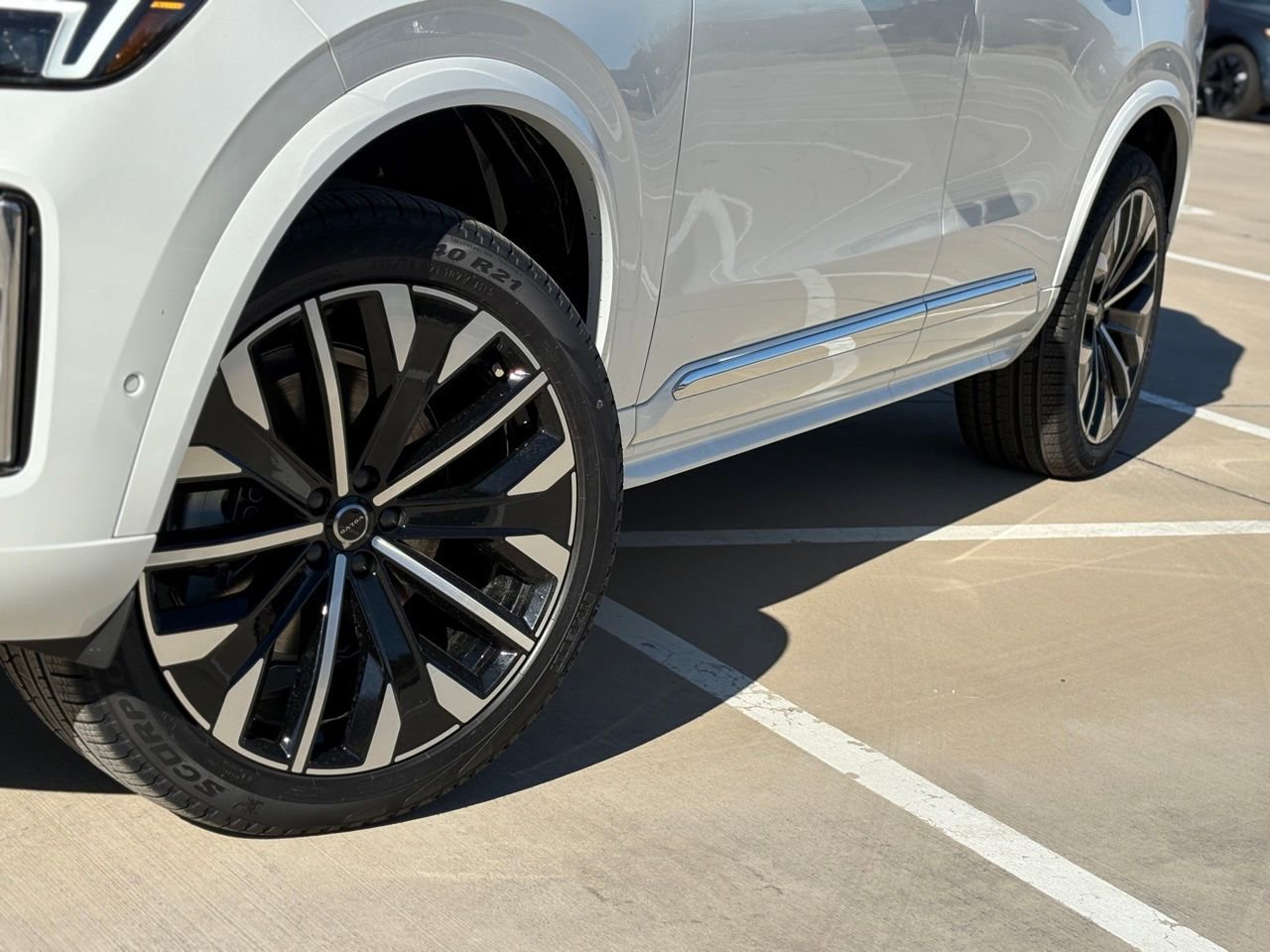 New 2026 Volvo XC90 B6 Ultra w/ Lounge Package image 9