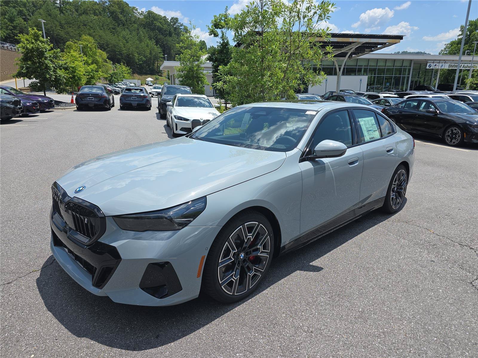 New 2027 BMW i5 xDrive40 w/ M Sport Package AWD/4WD image 7