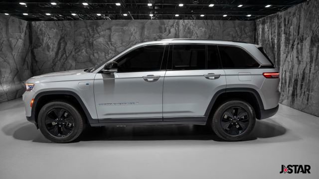 Used 2024 Jeep Grand Cherokee Limited 4xe image 23
