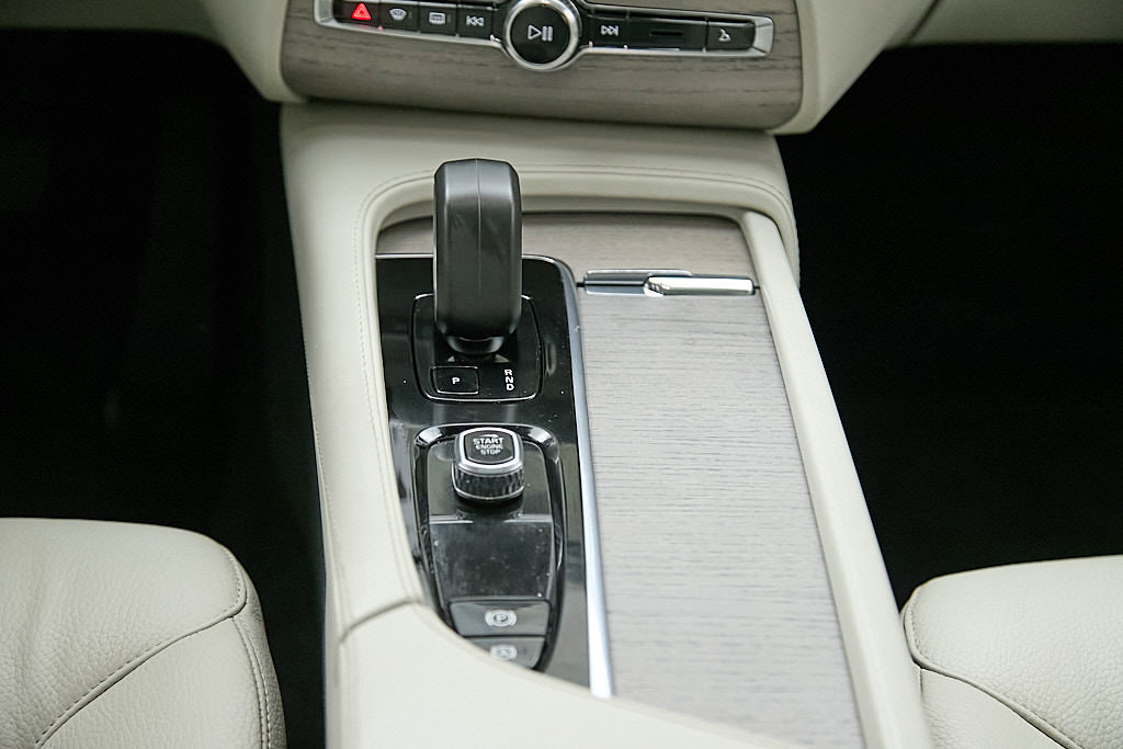 Certified 2024 Volvo XC90 B6 Plus w/ Protection Package Premier AWD/4WD image 30