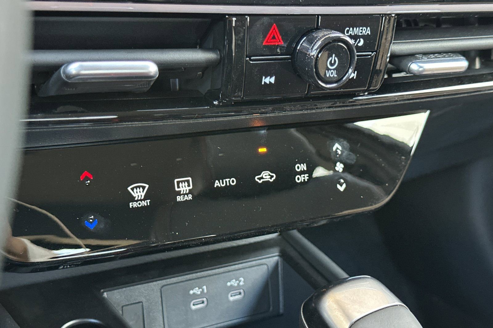 New 2025 Nissan Kicks SR image 17