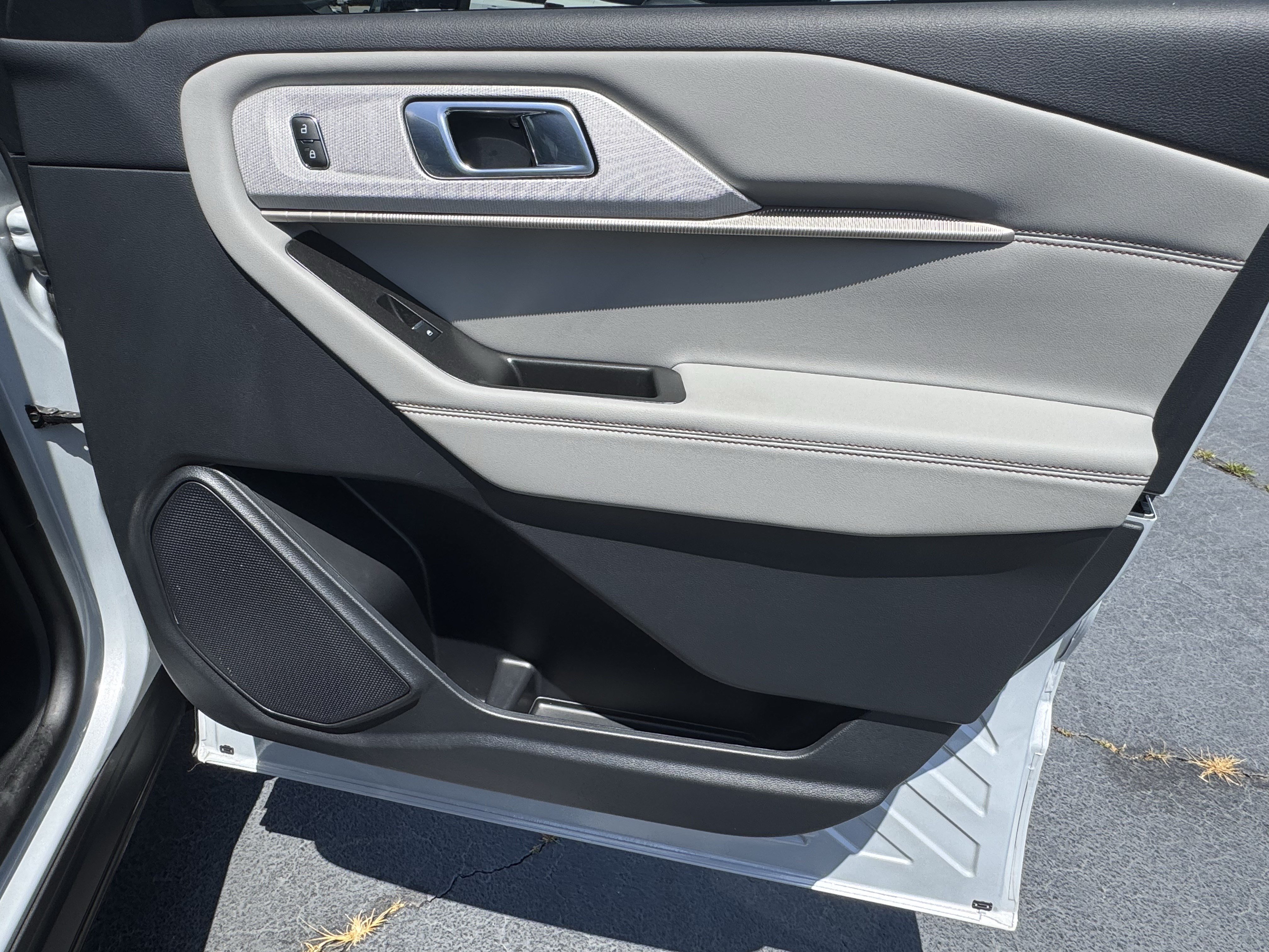 Certified 2026 Ford Explorer Active w/ Active Comfort Package RWD image 17