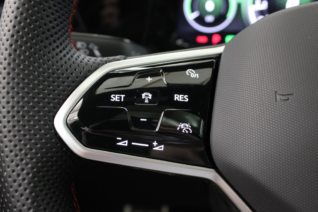 Certified 2023 Volkswagen GTI SE FWD image 26