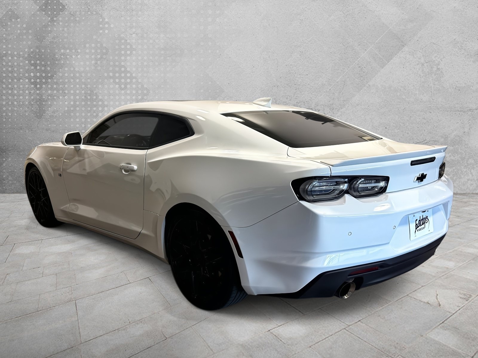 Used 2019 Chevrolet Camaro LT RWD image 4