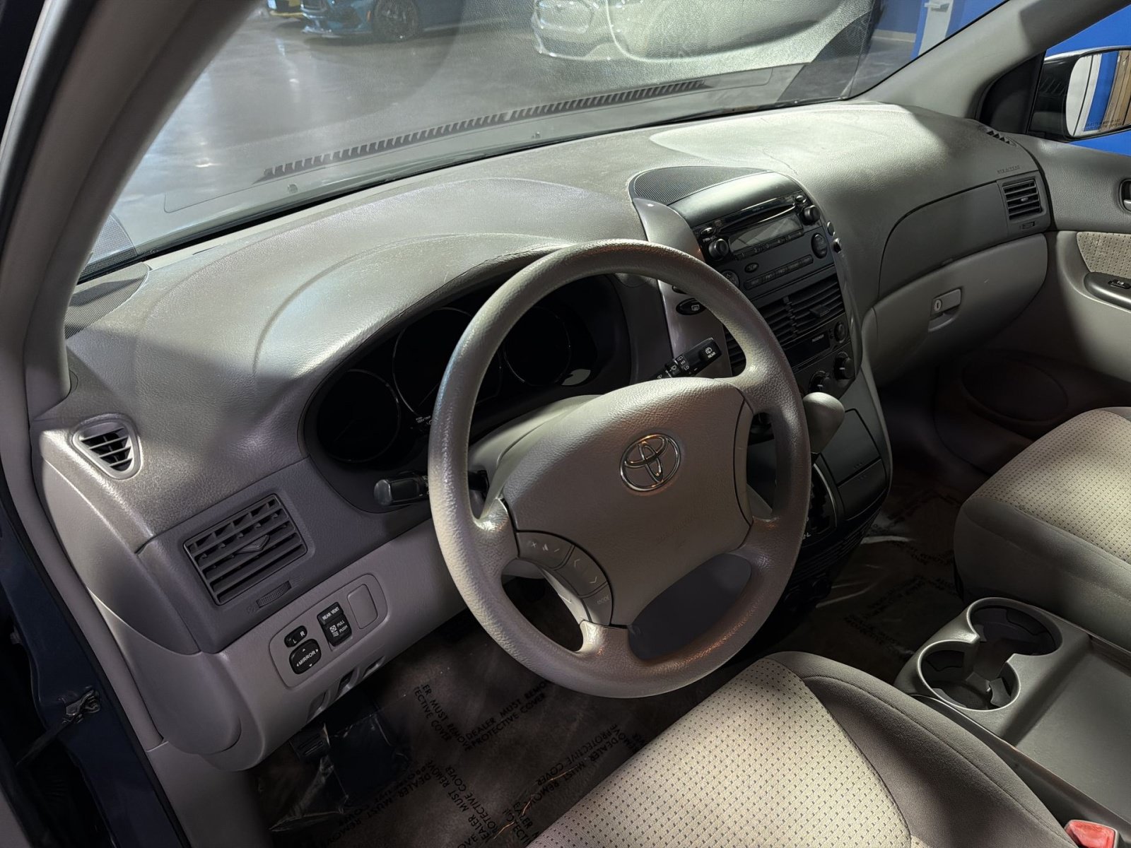Used 2009 Toyota Sienna LE FWD image 12