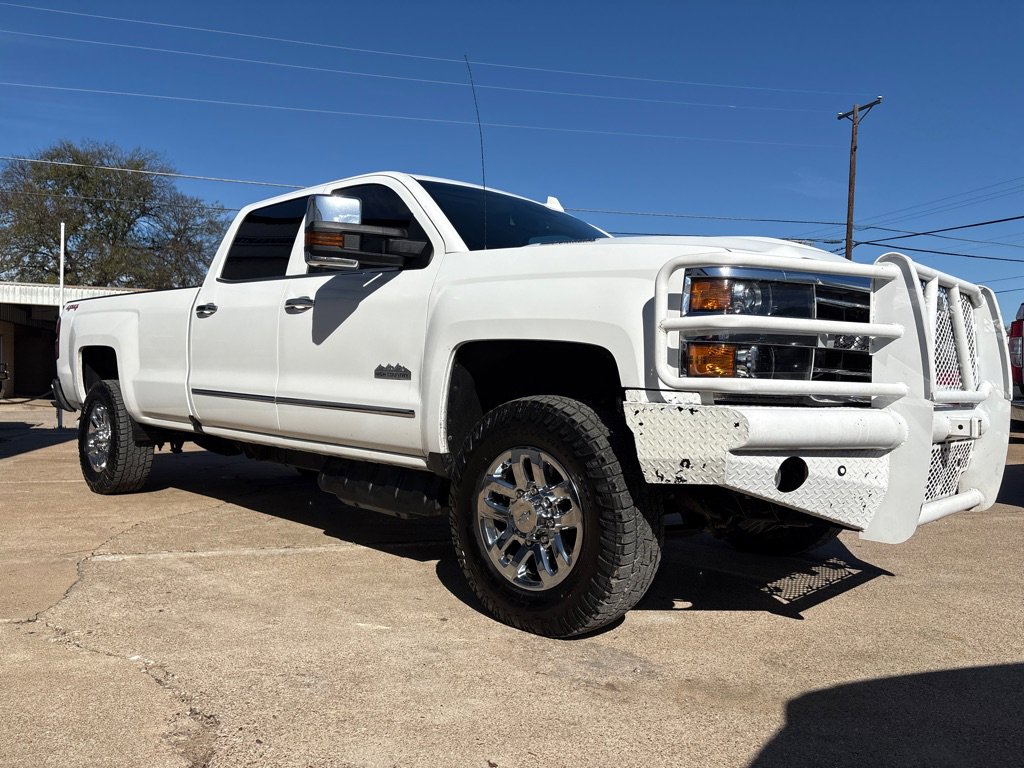 Used 2019 Chevrolet Silverado 3500 High Country w/ Duramax Plus Package image 4