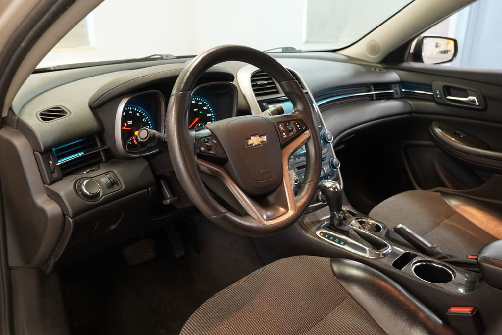 Used 2015 Chevrolet Malibu LT w/ Power Convenience Package FWD image 6