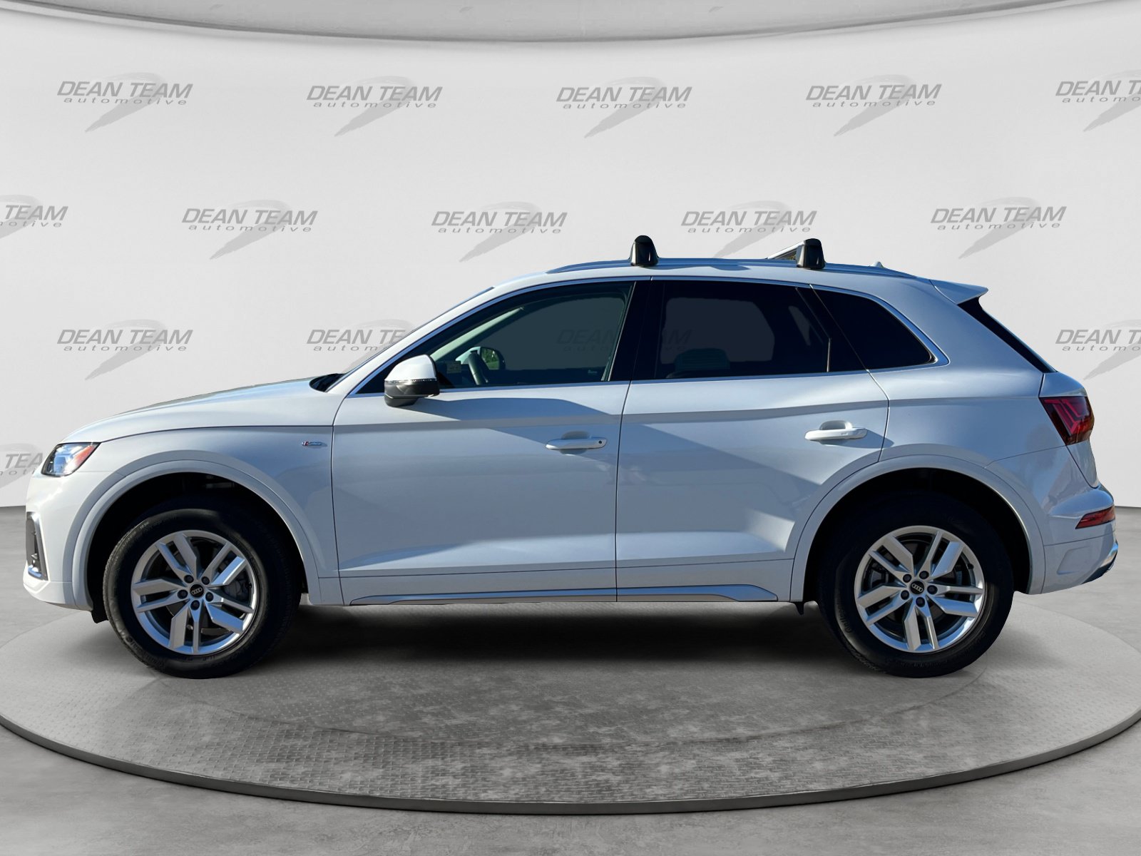 Used 2023 Audi Q5 2.0T Premium w/ Convenience Package AWD/4WD image 4