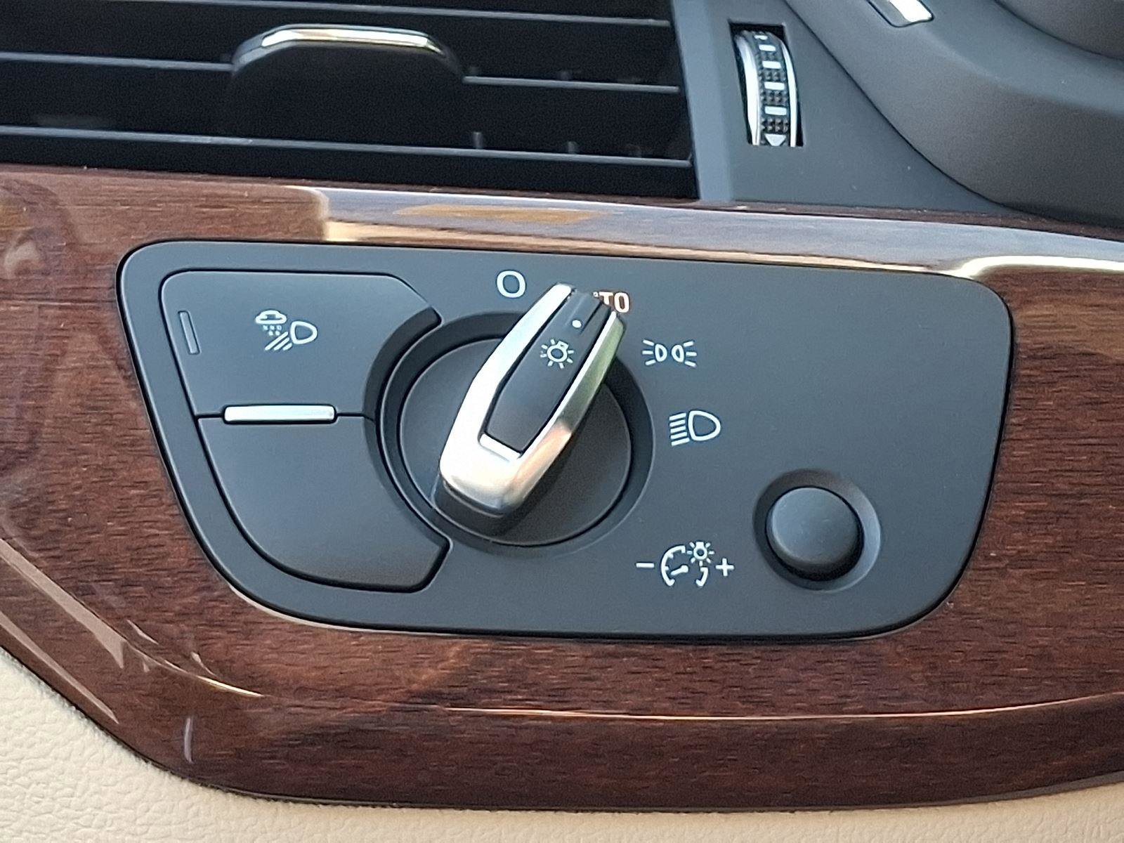 Used 2023 Audi A4 2.0T Premium w/ Convenience Package image 25