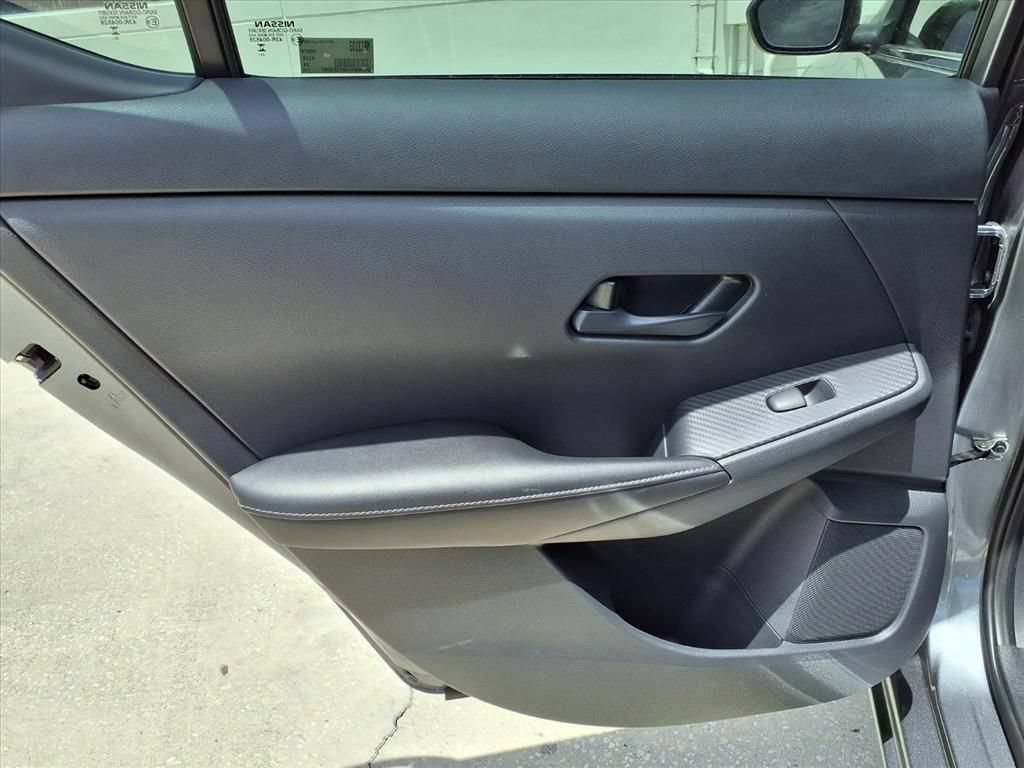 Used 2024 Nissan Sentra SV FWD image 16