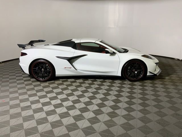 Used 2023 Chevrolet Corvette Z06 w/ Z07 Performance Package image 6
