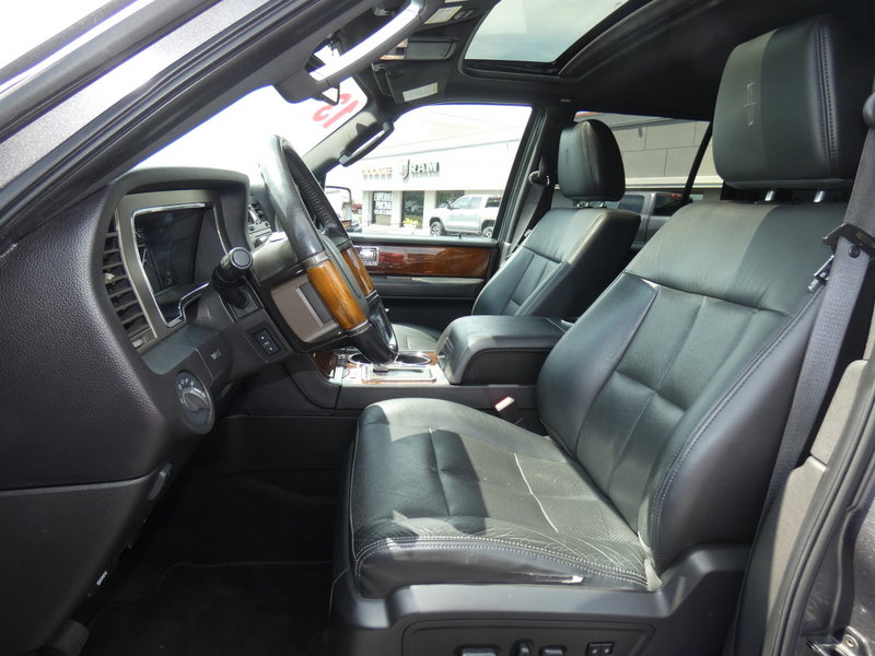 Used 2013 Lincoln Navigator L 4WD w/ HD Trailer Tow Pkg image 9