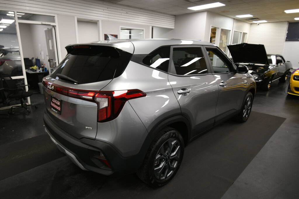 Used 2024 Kia Seltos LX AWD/4WD image 7