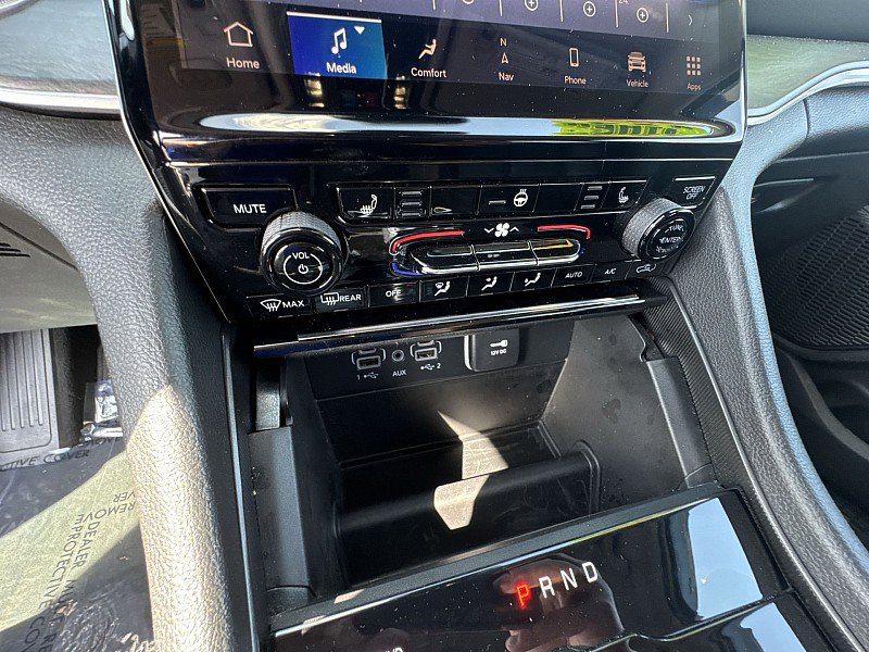 Used 2024 Jeep Grand Cherokee Limited image 34