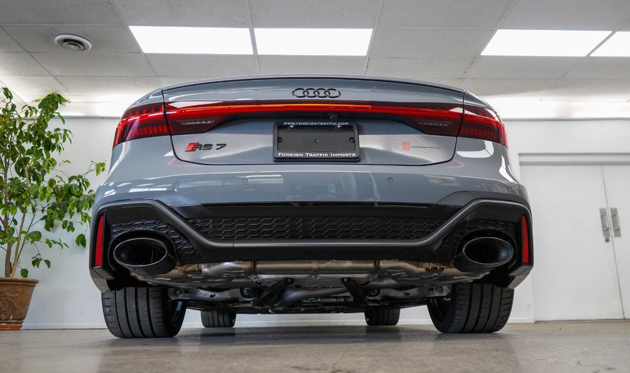 Used 2025 Audi RS 7 Performance AWD/4WD image 36