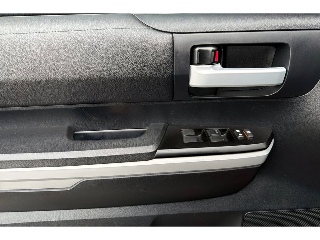 Used 2018 Toyota Tundra SR5 image 11