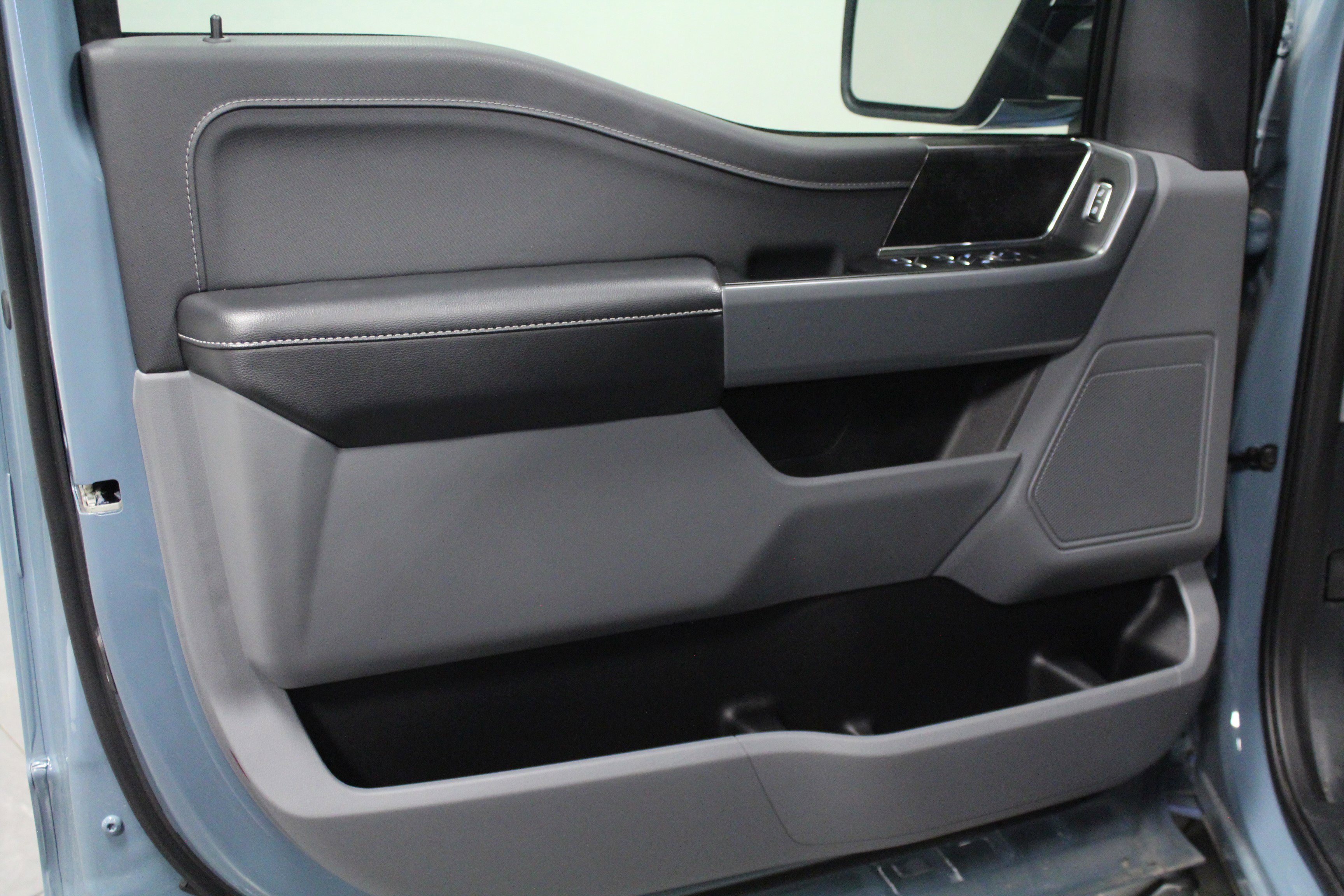 Used 2023 Ford F150 XLT w/ Equipment Group 302A High image 11