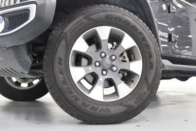 Used 2022 Jeep Wrangler Unlimited Sahara w/ LED Lighting Group AWD/4WD image 7