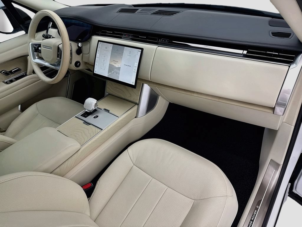 Used 2024 Land Rover Range Rover SV AWD/4WD image 16