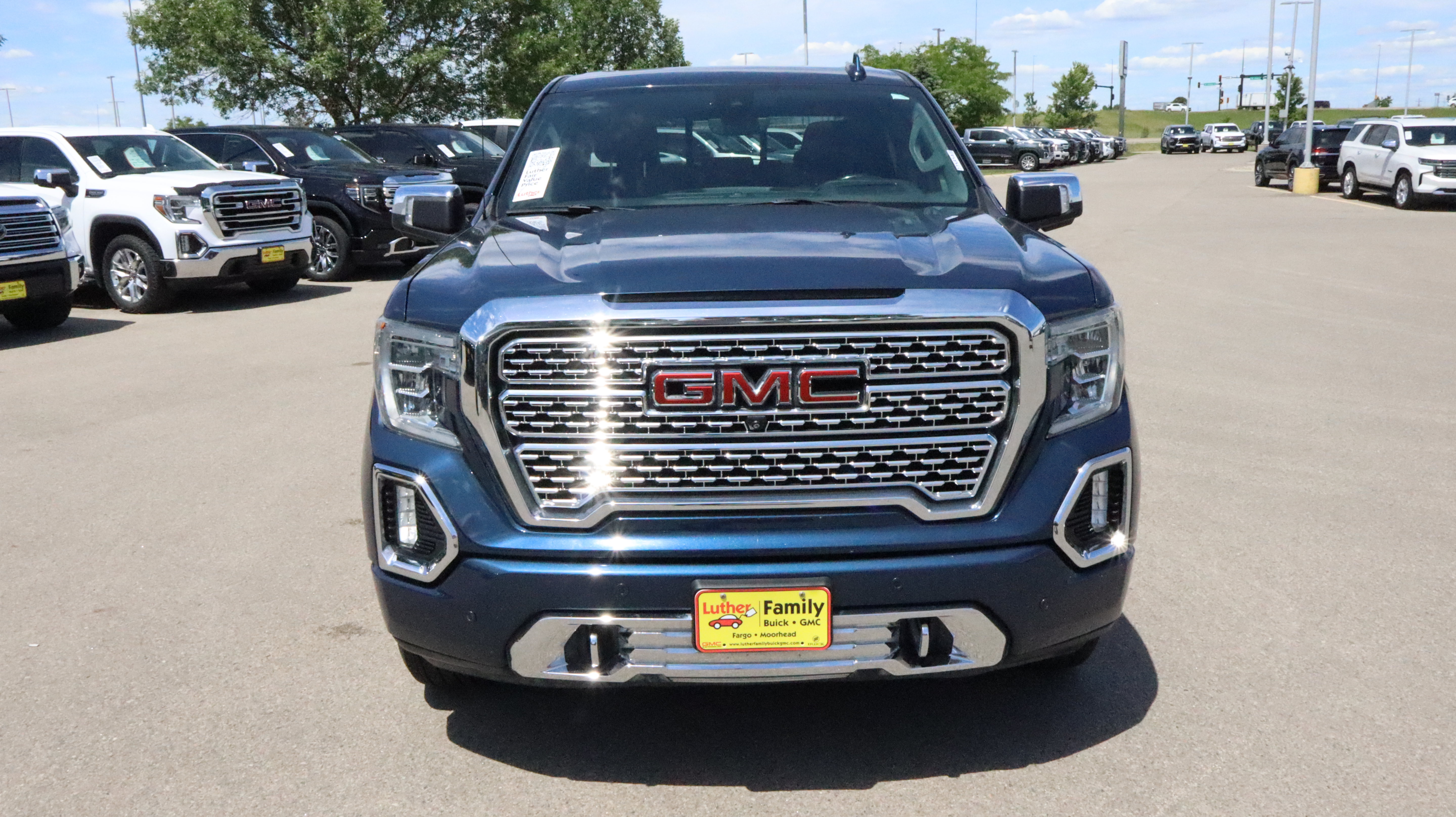 Used 2019 GMC Sierra 1500 Denali w/ Technology Package AWD/4WD image 2