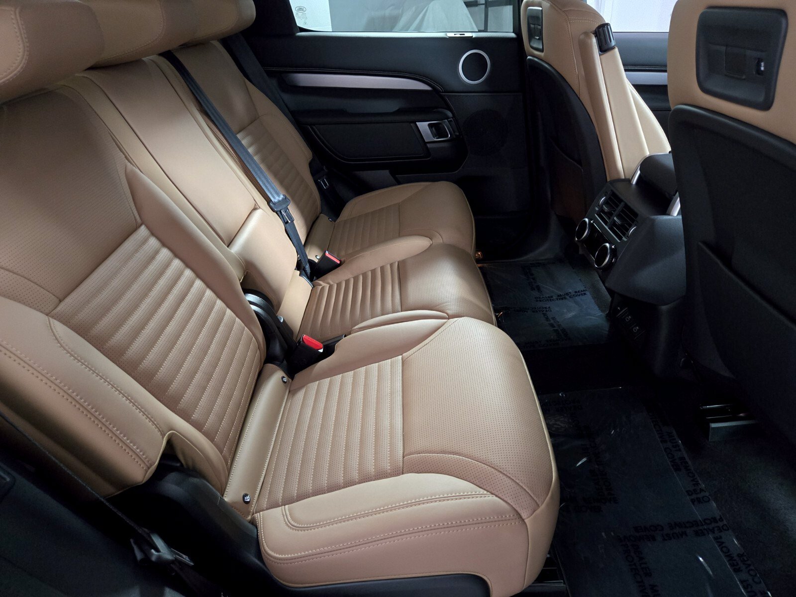 Used 2026 Land Rover Discovery Limited Edition AWD/4WD image 19