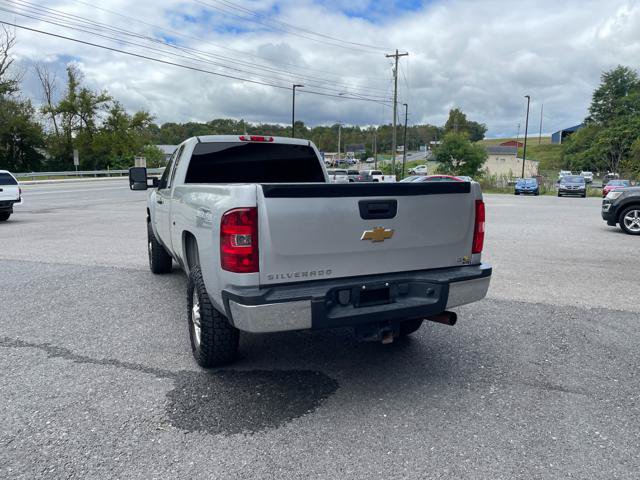 Used 2011 Chevrolet Silverado 2500 LT AWD/4WD image 5