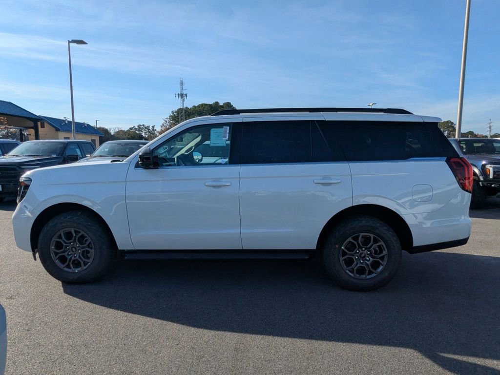 New 2025 Ford Expedition Active image 7