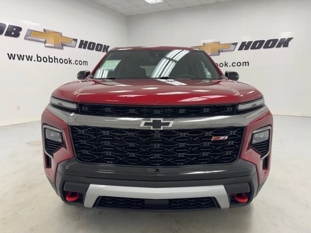 Used 2024 Chevrolet Traverse Z71 w/ LPO, Floor Liner Package AWD/4WD image 2