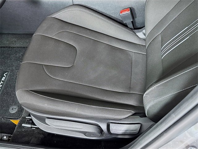 Used 2025 Hyundai Elantra SEL image 21