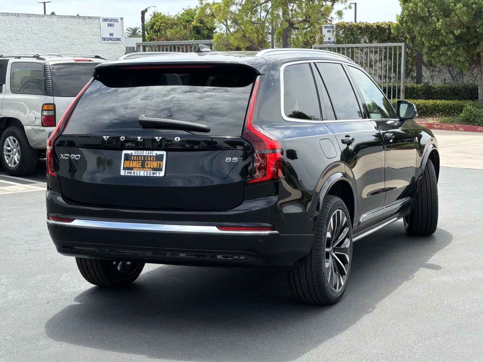 New 2026 Volvo XC90 B5 Plus w/ Protection Package AWD/4WD image 6
