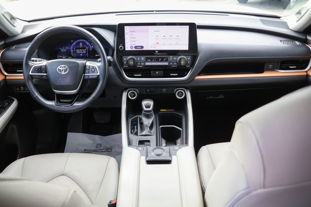 Used 2024 Toyota Grand Highlander XLE image 6