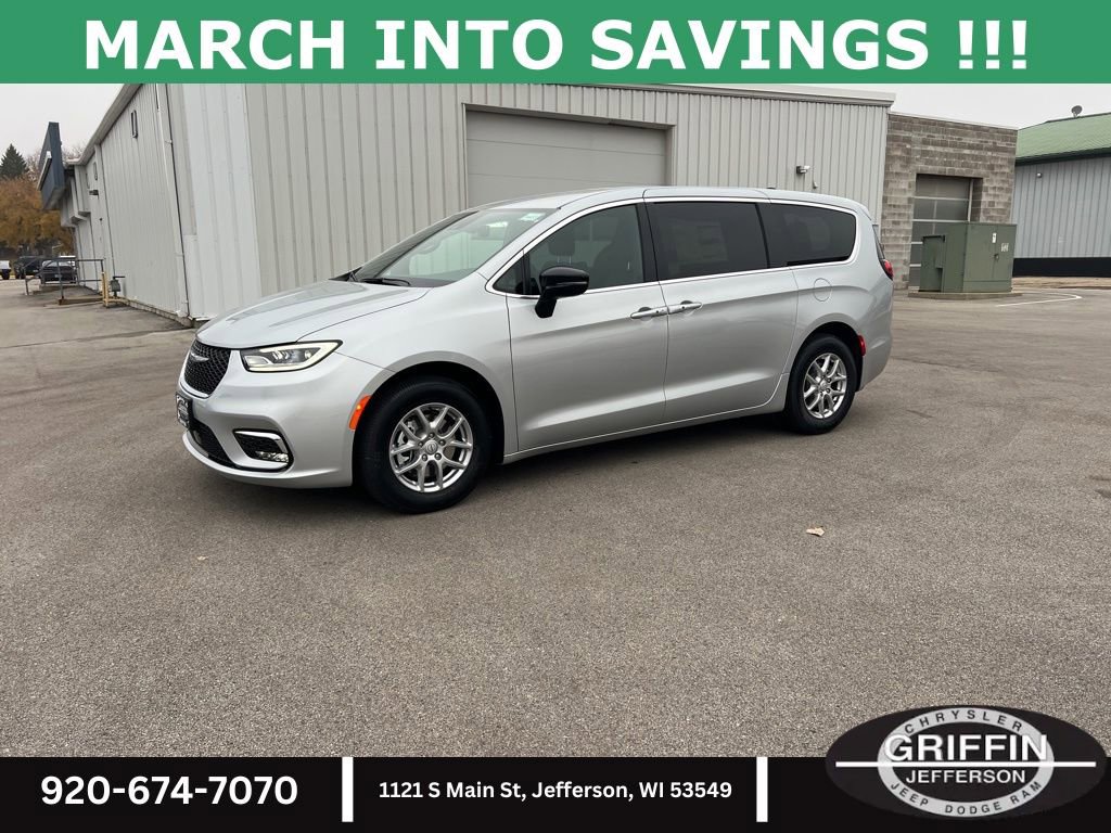 New 2026 Chrysler Pacifica Select