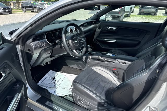 Used 2019 Ford Mustang GT Premium w/ Equipment Group 401A RWD image 9