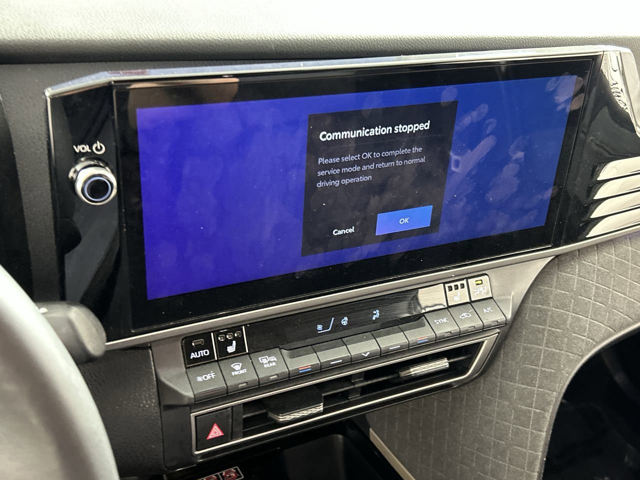 Used 2025 Toyota Camry XLE image 16