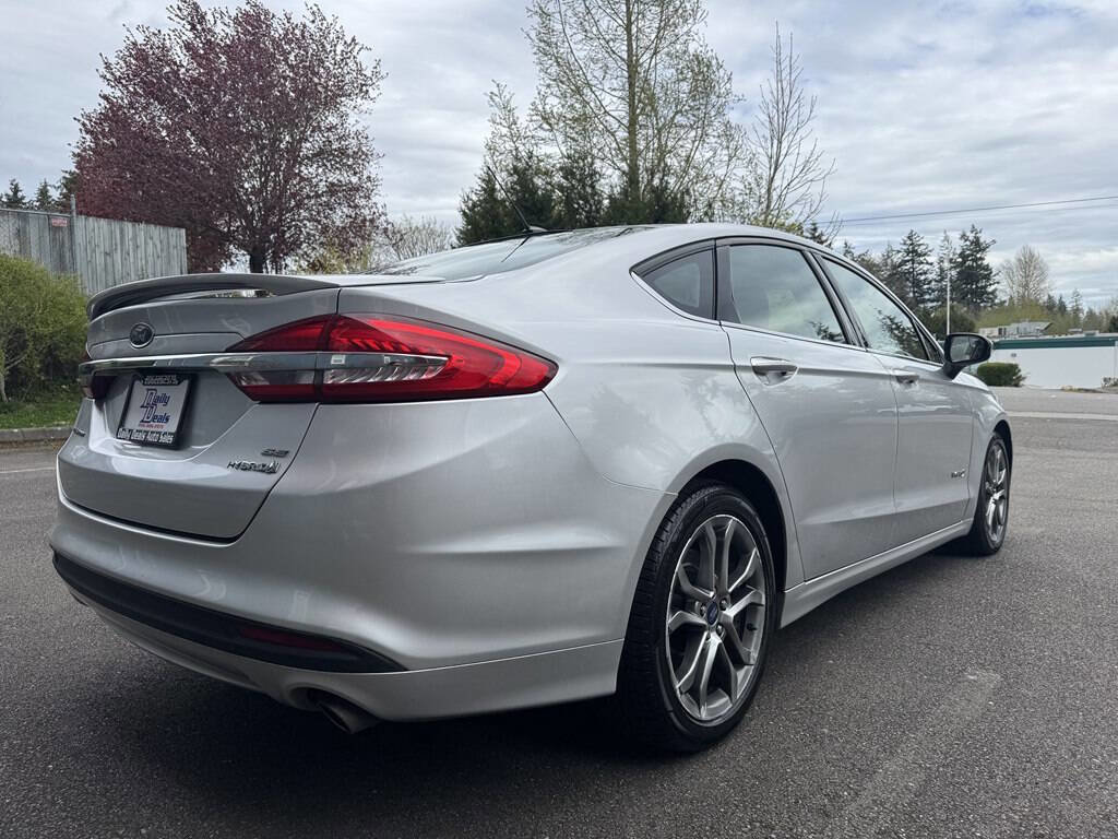 Used 2017 Ford Fusion SE w/ Equipment Group 601A image 4