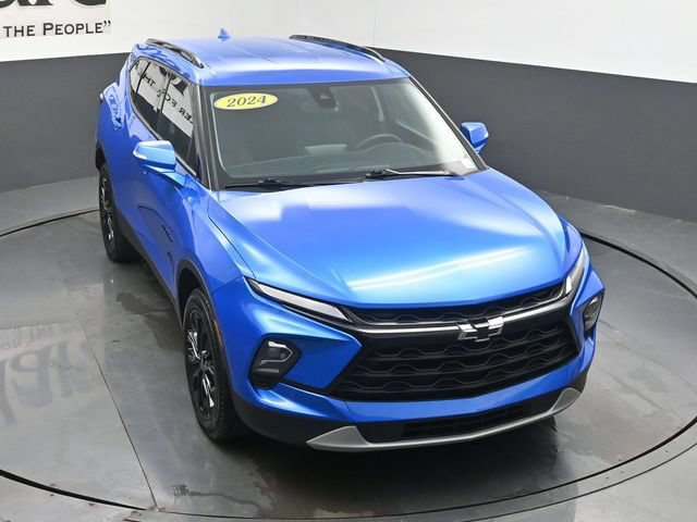 Used 2024 Chevrolet Blazer LT w/ LPO, Black Grille Bar Package FWD image 46