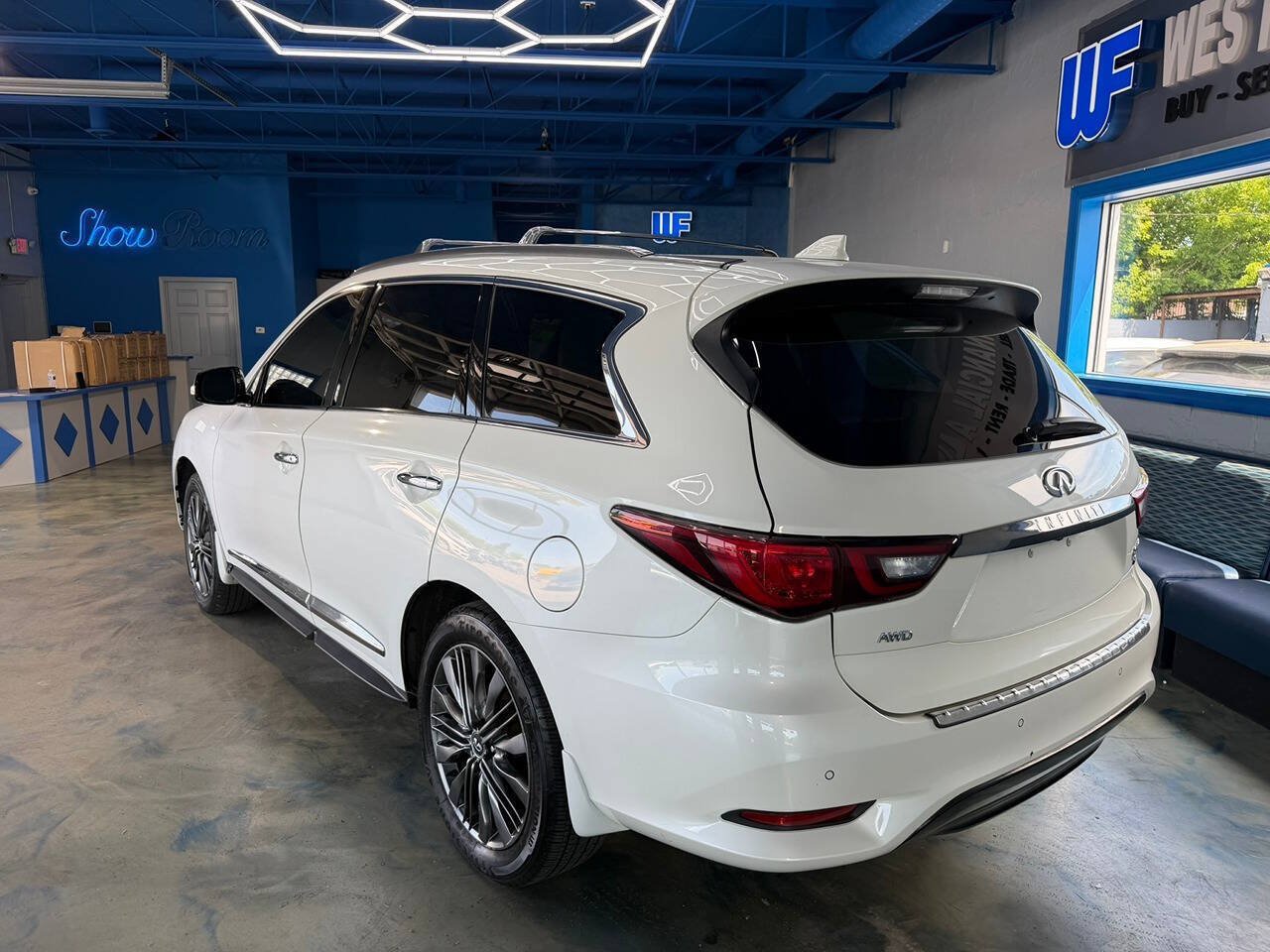 Used 2019 INFINITI QX60 Luxe w/ Limited Package AWD/4WD image 9