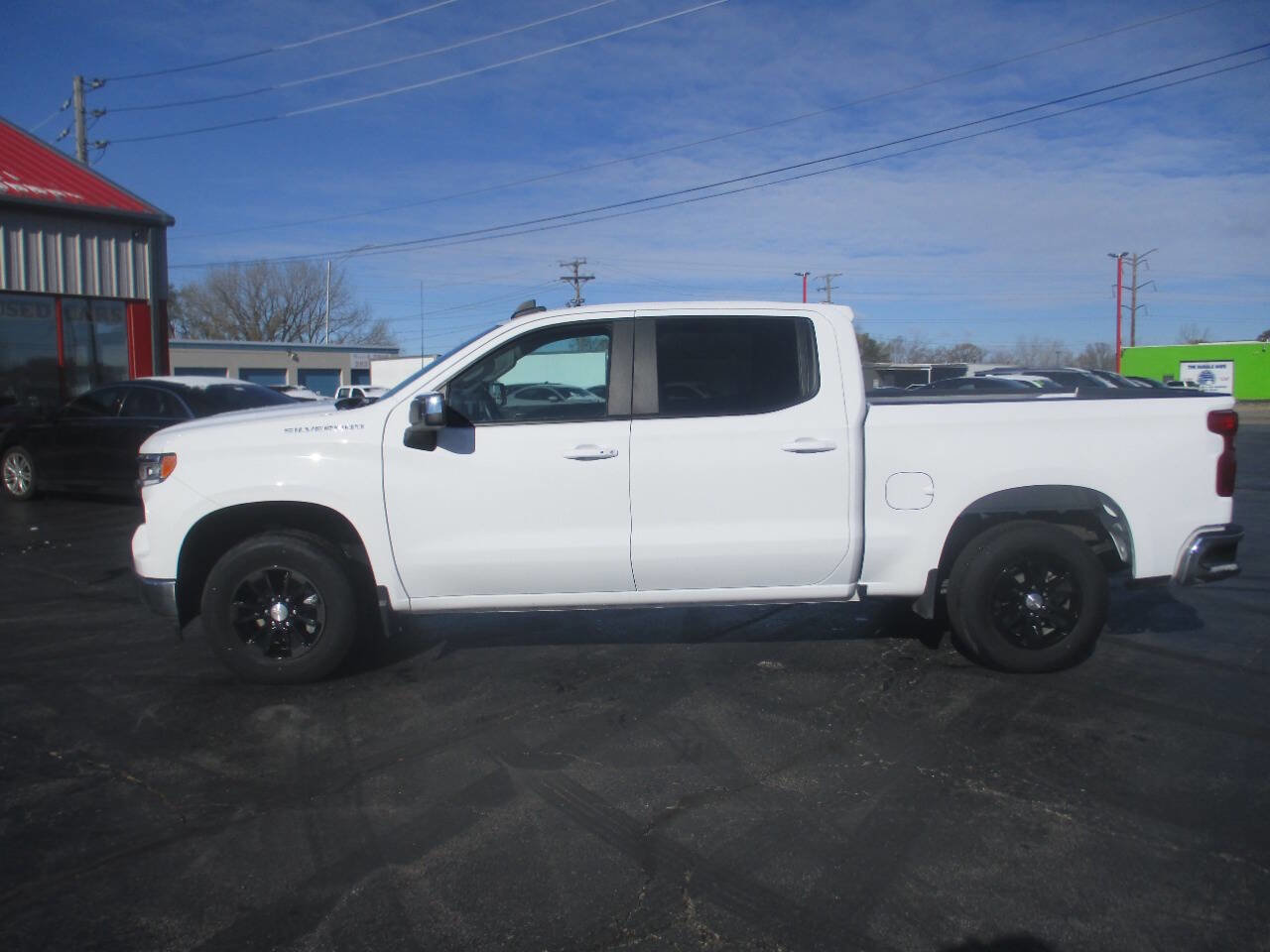Used 2024 Chevrolet Silverado 1500 LT AWD/4WD image 2