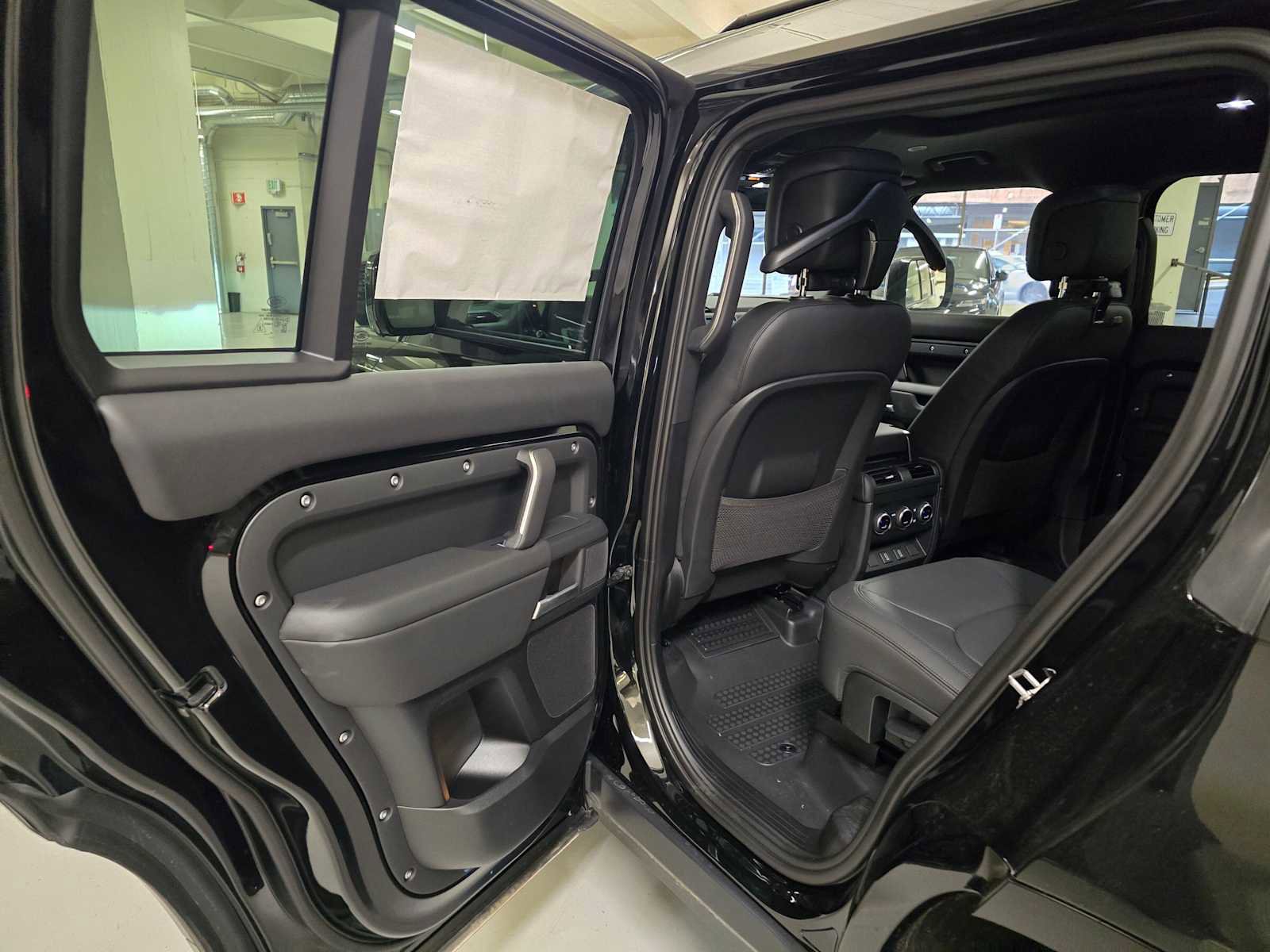 New 2026 Land Rover Defender 130 X-Dynamic SE image 17