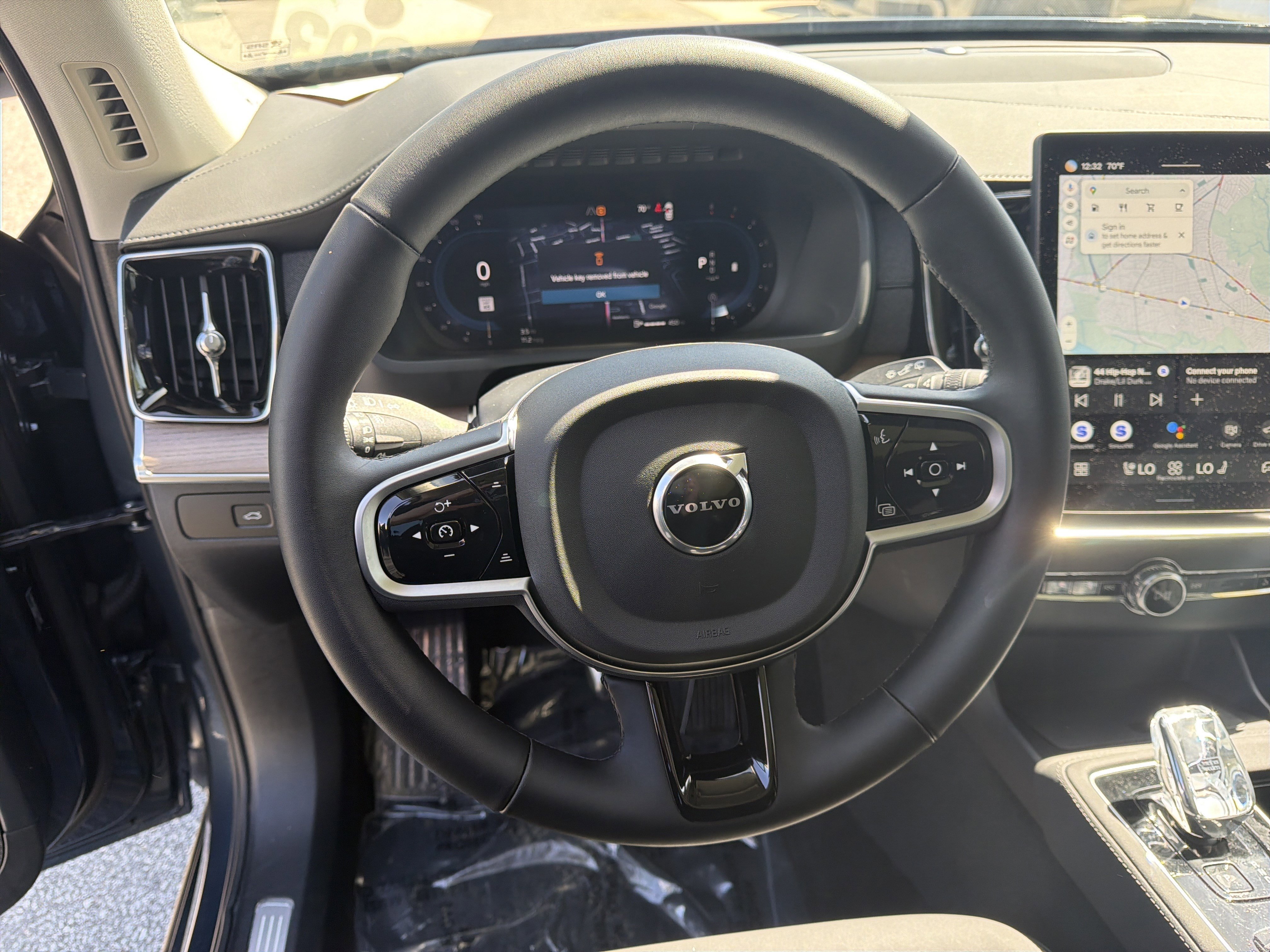 Used 2025 Volvo XC90 B6 Plus image 18