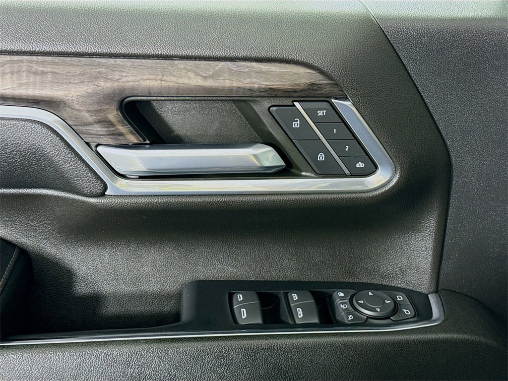 Used 2024 Chevrolet Silverado 2500 LTZ w/ LTZ Convenience Package image 24