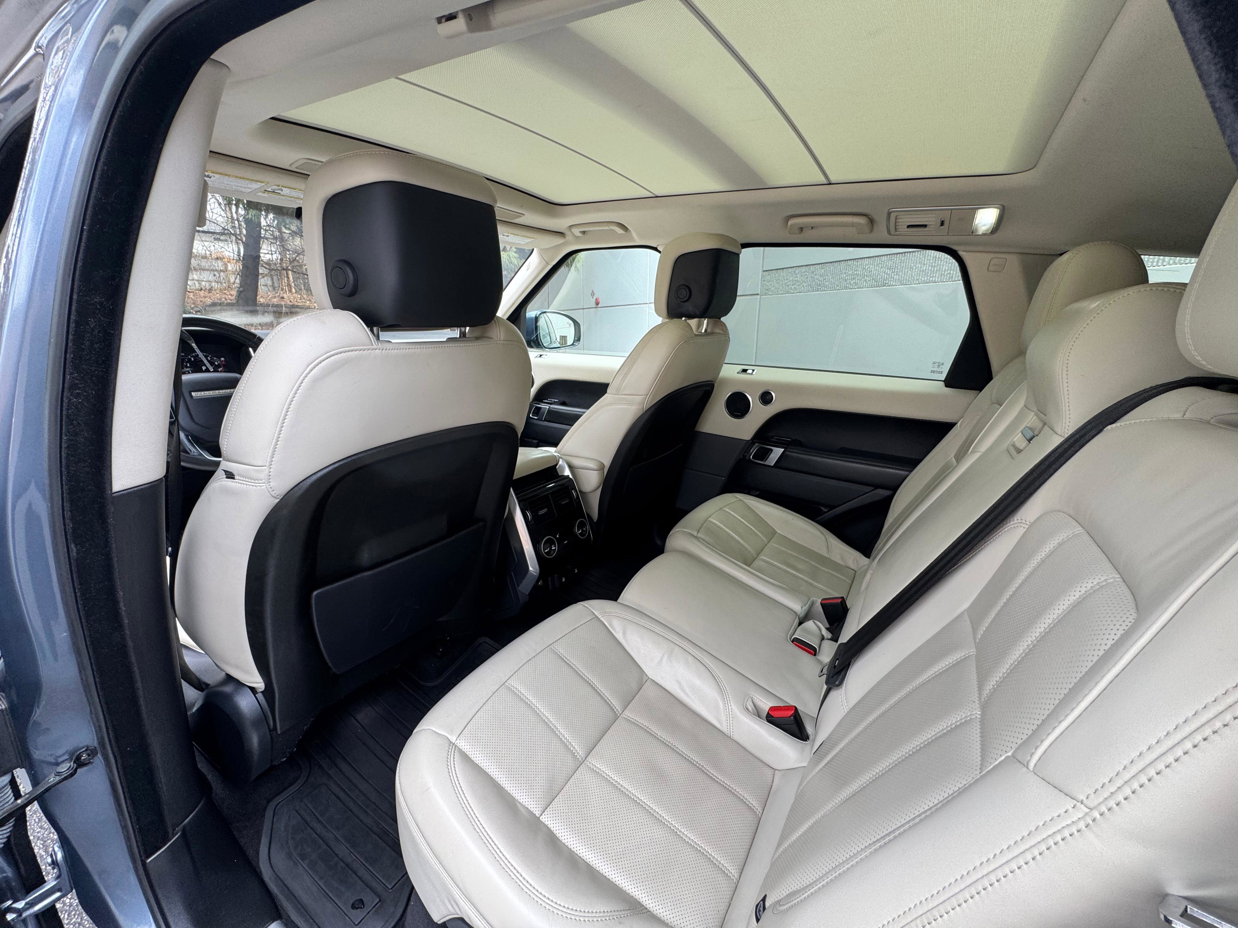 Used 2019 Land Rover Range Rover Sport HSE AWD/4WD image 27