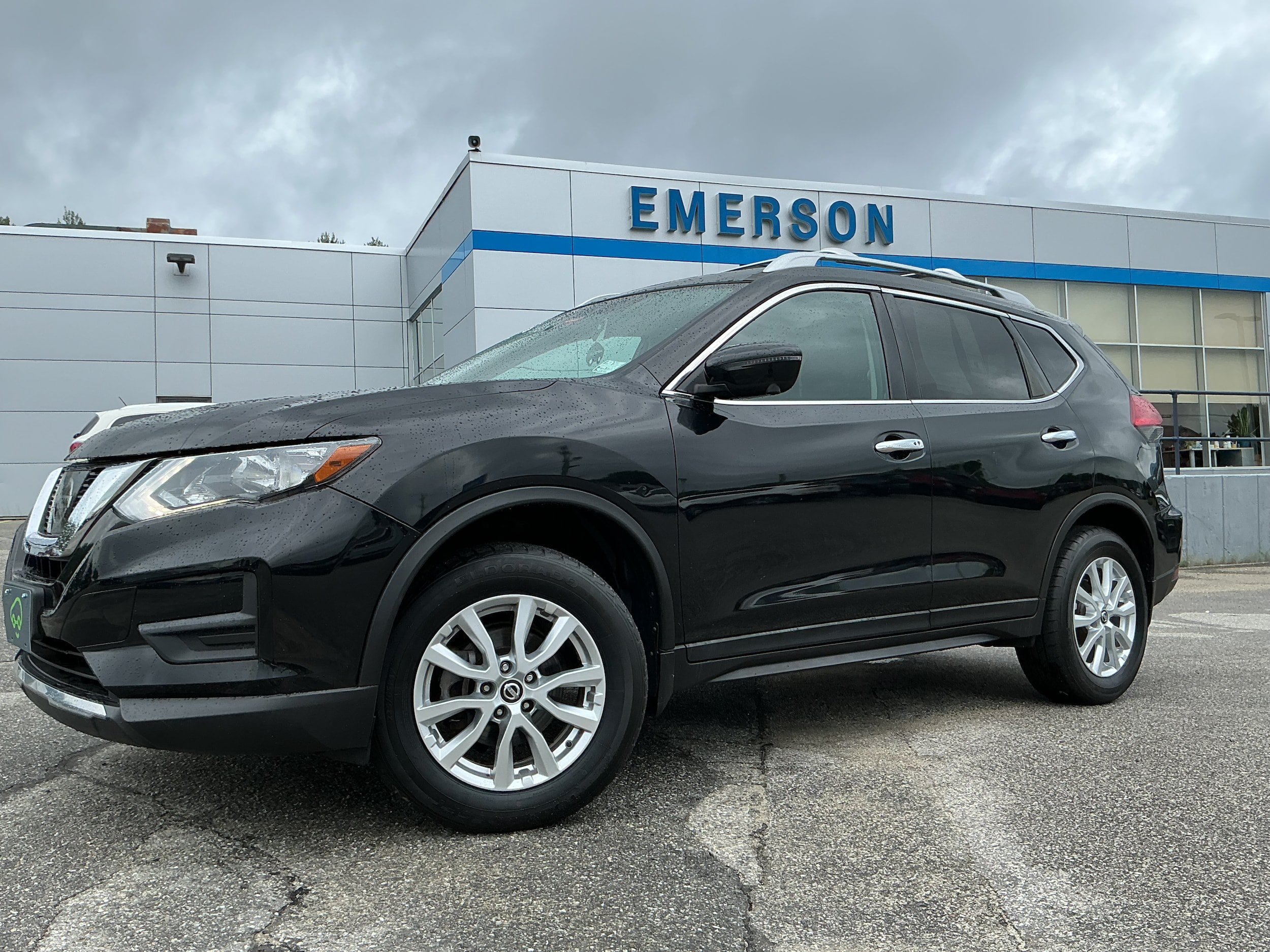 Used 2017 Nissan Rogue SV w/ Sun & Sound Touring Package AWD/4WD image 1