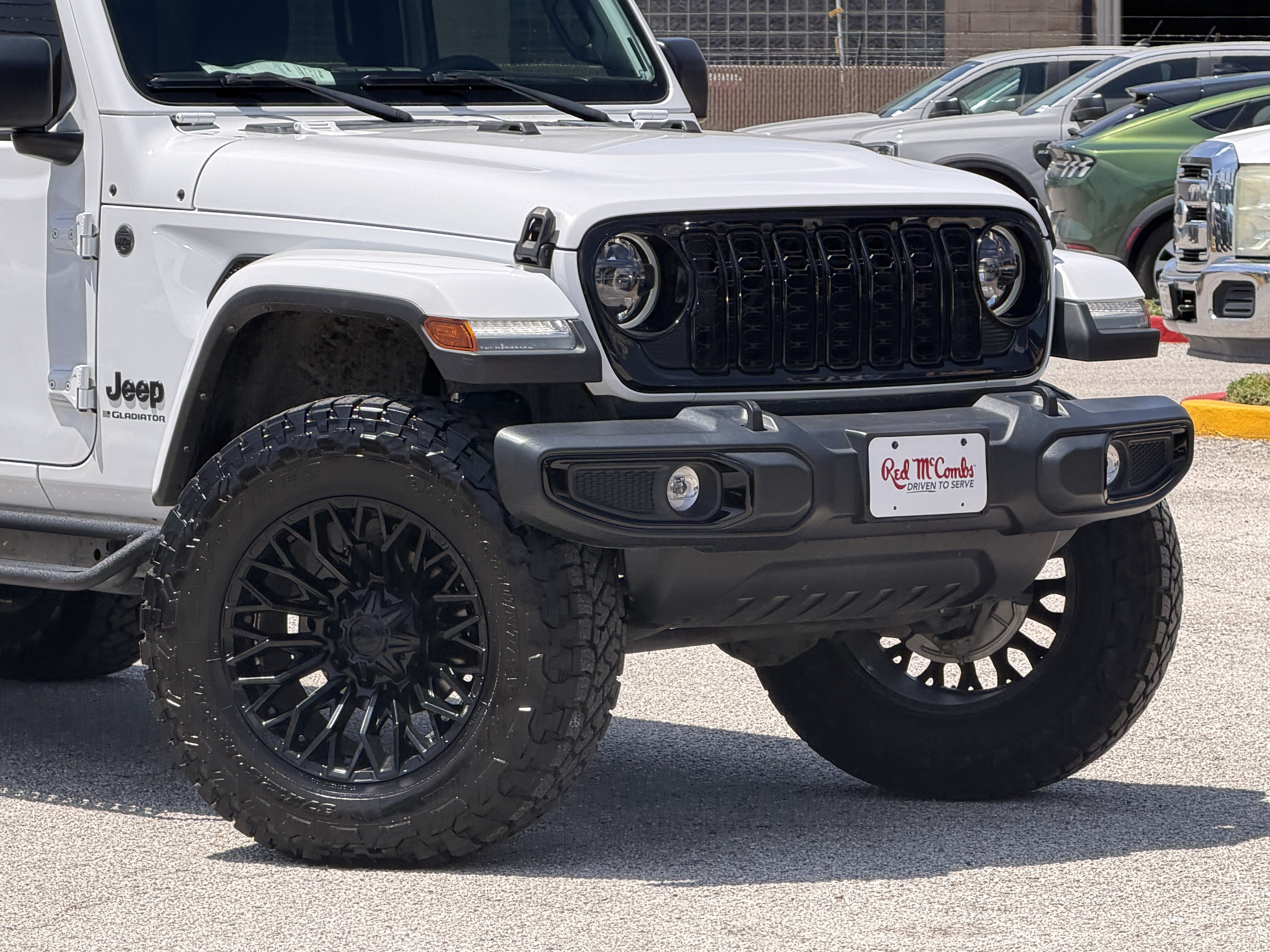 Used 2024 Jeep Gladiator Sport AWD/4WD image 2