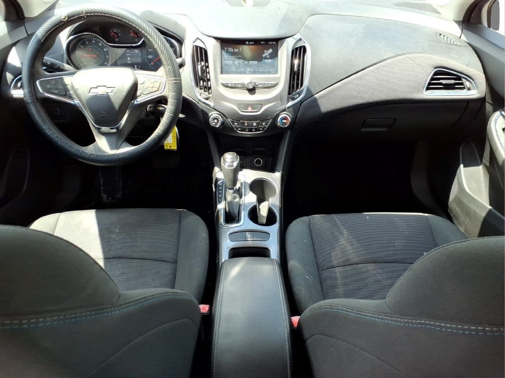Used 2017 Chevrolet Cruze LT FWD image 18