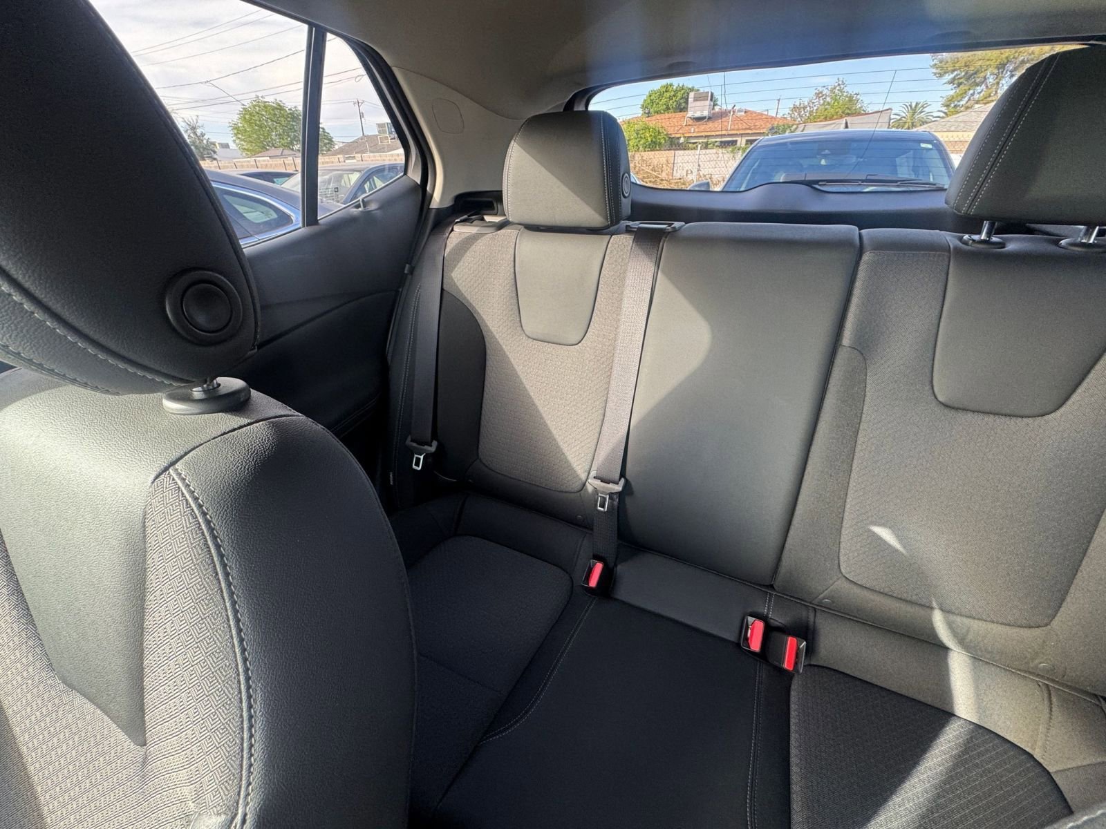 Used 2025 Buick Encore GX Preferred image 37