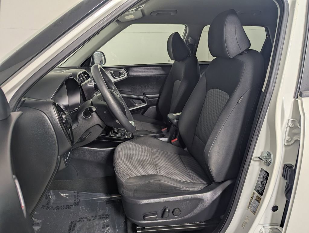 Used 2023 Kia Soul S image 12