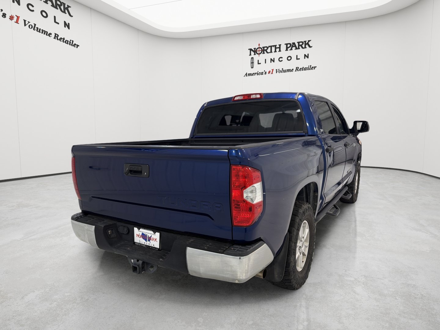 Used 2015 Toyota Tundra SR5 w/ SR5 Upgrade Package RWD image 5