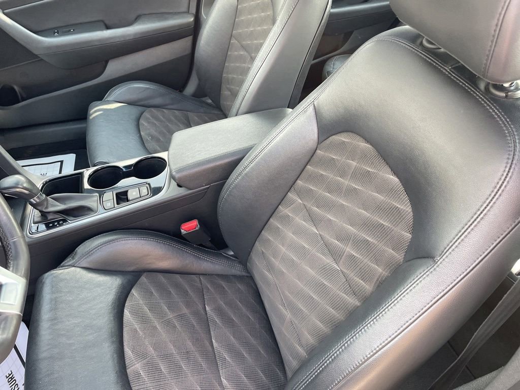 Used 2018 Hyundai Sonata Sport w/ Tech Package 05 FWD image 4